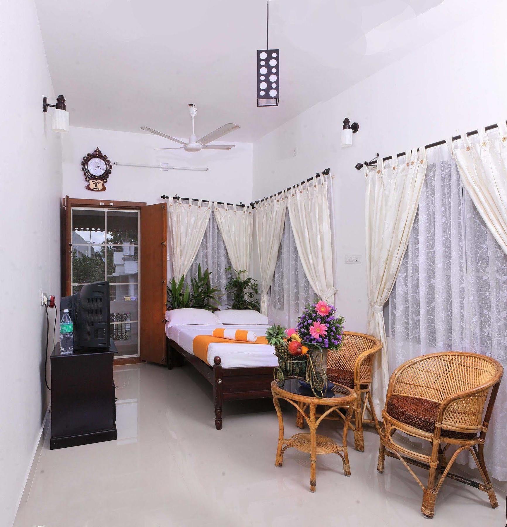 Heavenly Homestay Kochi ภายนอก รูปภาพ