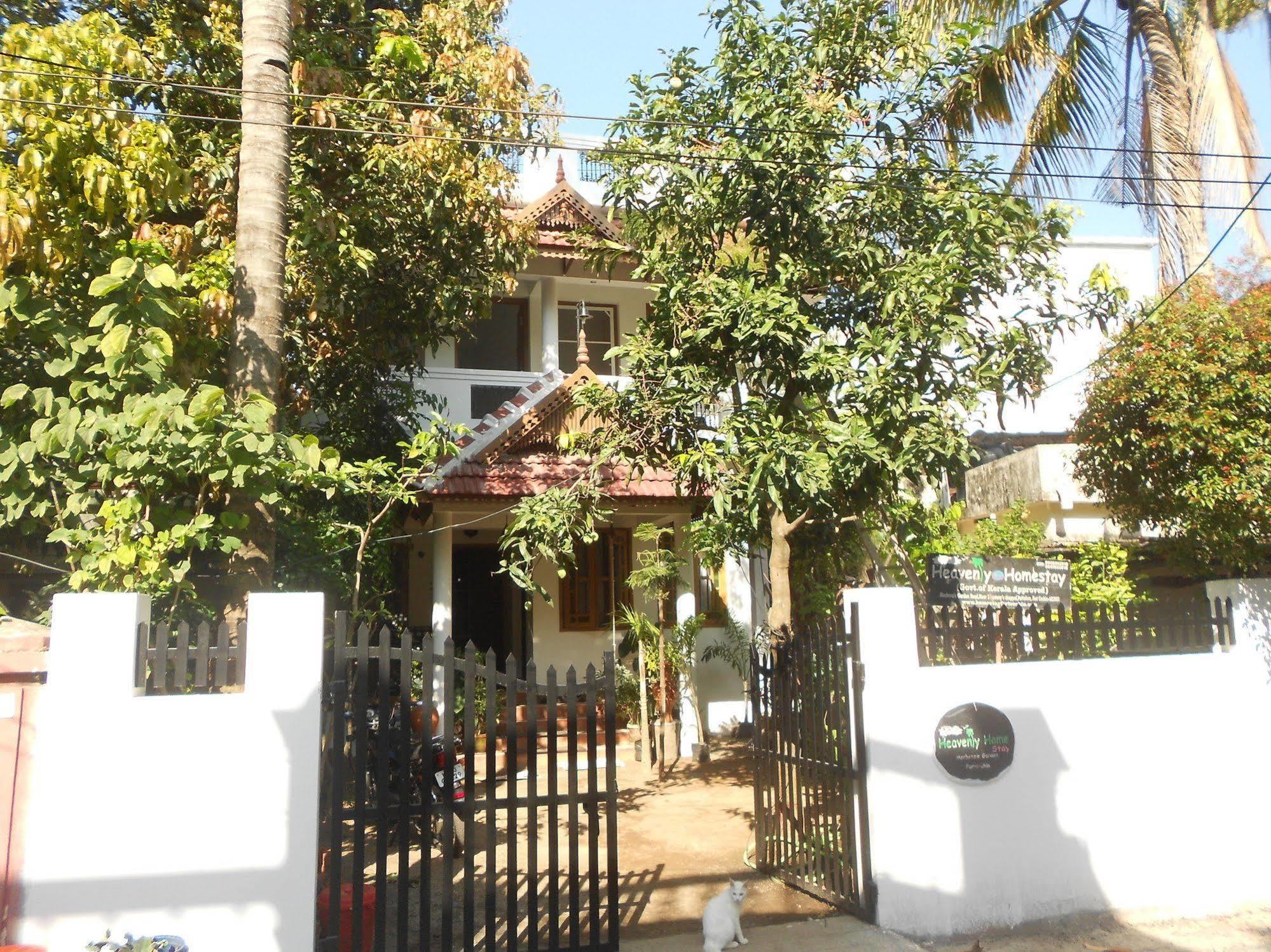 Heavenly Homestay Kochi ภายนอก รูปภาพ
