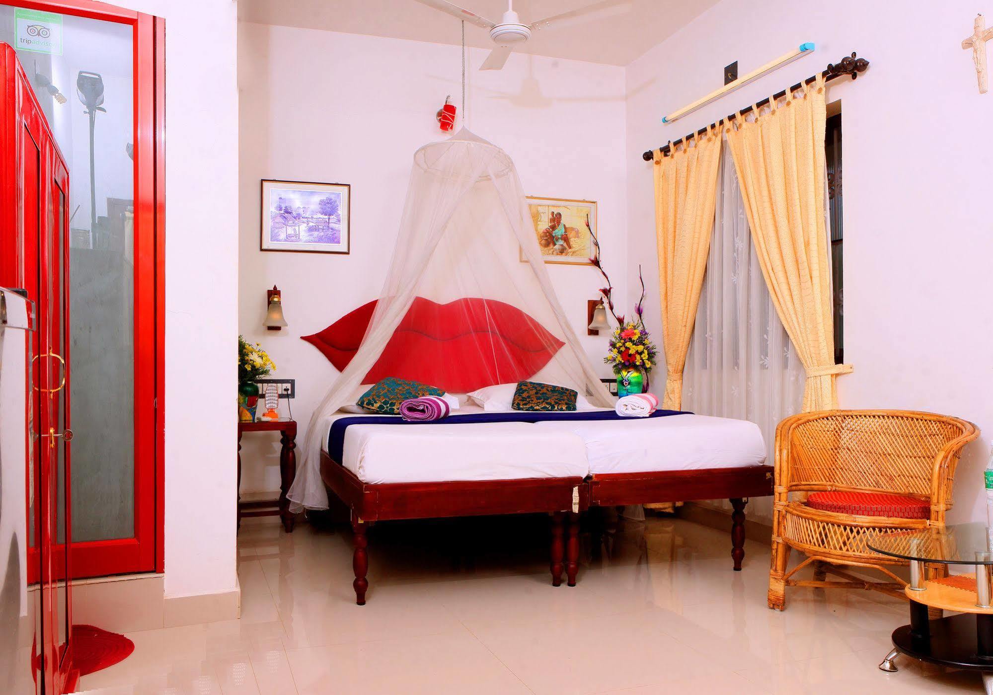 Heavenly Homestay Kochi ภายนอก รูปภาพ