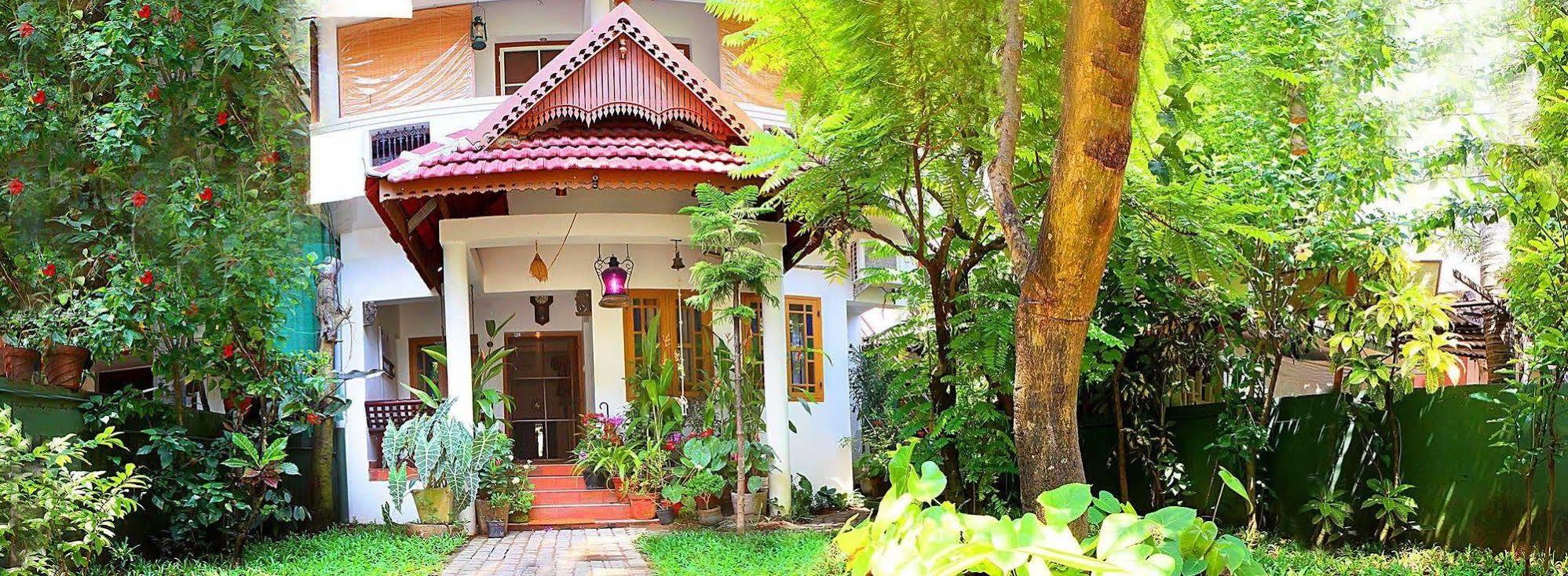Heavenly Homestay Kochi ภายนอก รูปภาพ