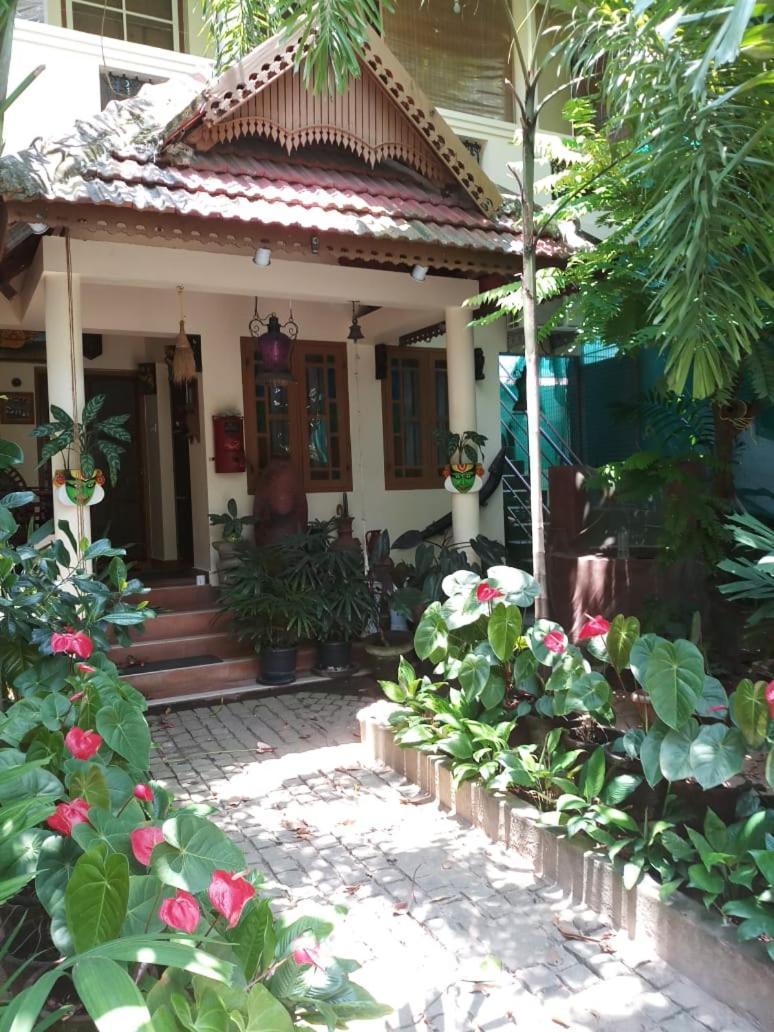 Heavenly Homestay Kochi ภายนอก รูปภาพ