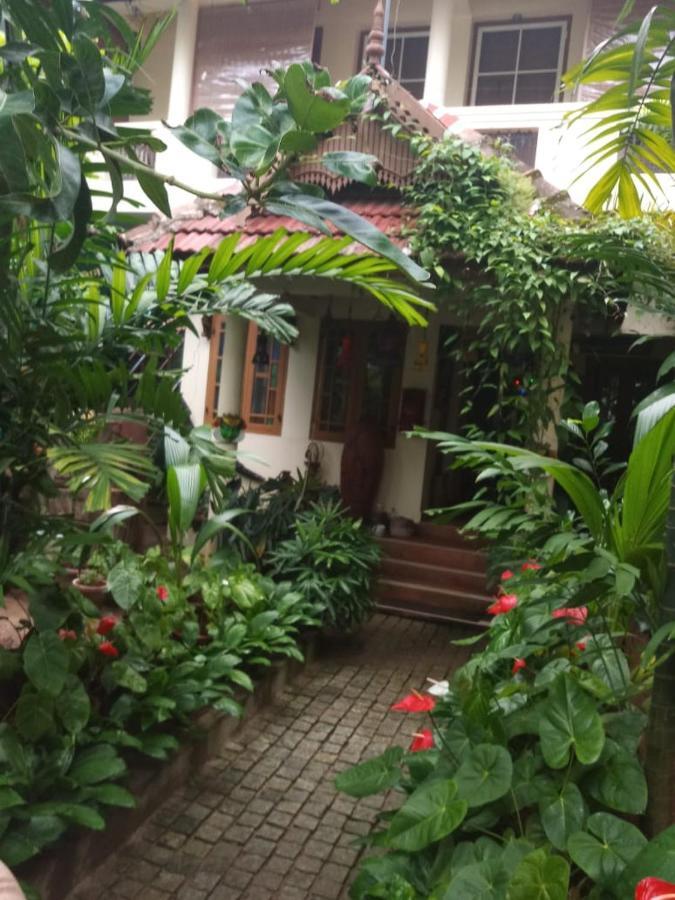 Heavenly Homestay Kochi ภายนอก รูปภาพ